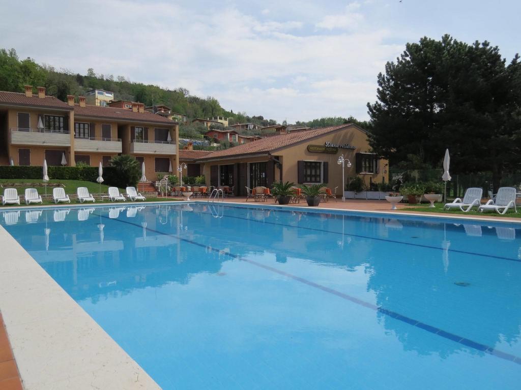 Residence Liana Albisano Torri Del Benaco Exterior foto